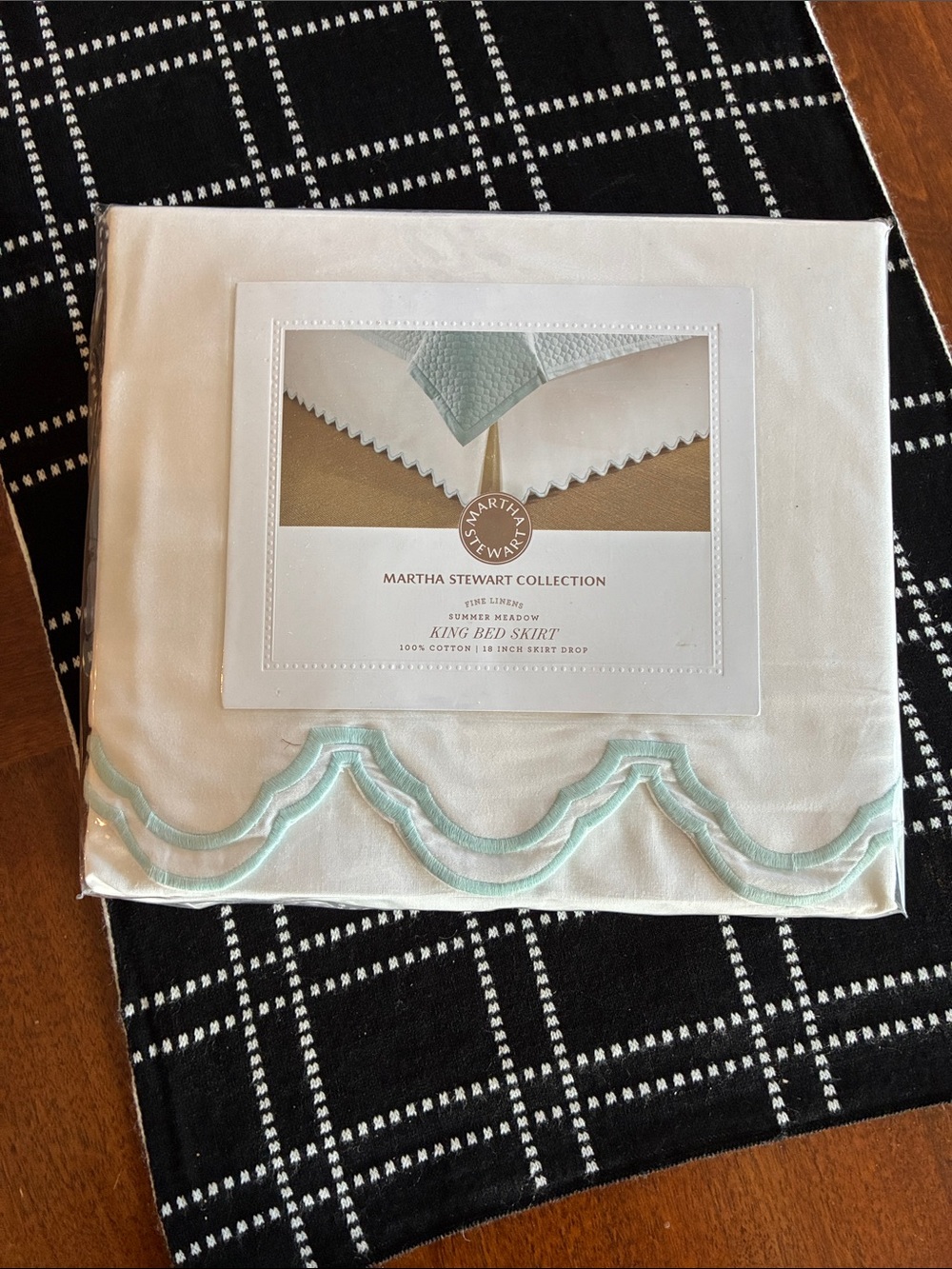 Martha Stewart Collection Summer Meadow white & blue king bed skirt 2008 new